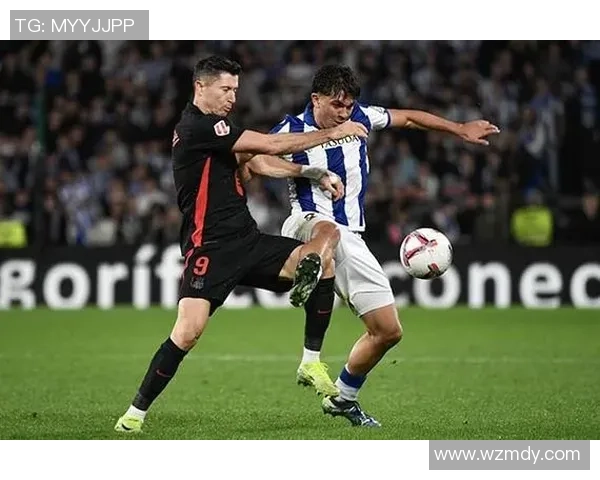 足球比赛中的手球规则解析与判罚实例详解 足球比赛中的手球规则解析与判罚实例详解